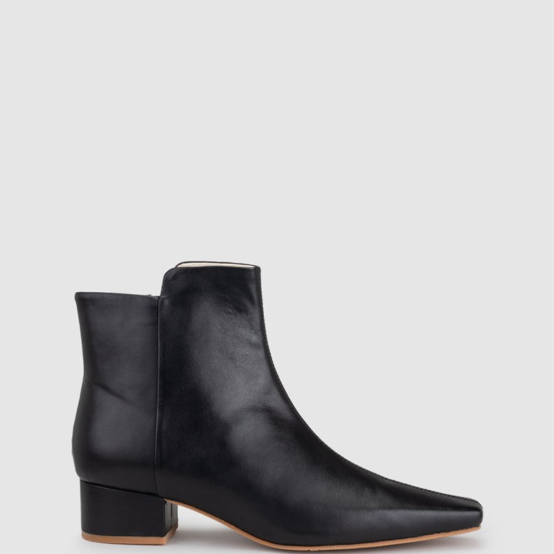 Ava_20Boot_20Black_20Side_web.jpg