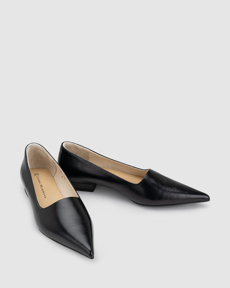 Beatrix Flat - Black