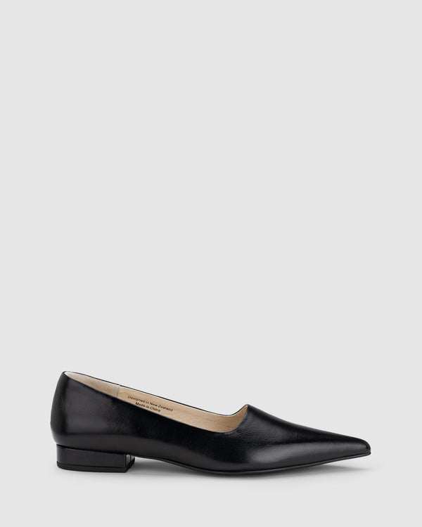 Beatrix Flat - Black