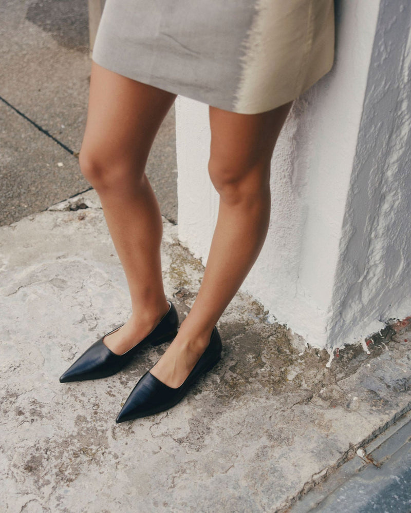 Beatrix Flat - Black