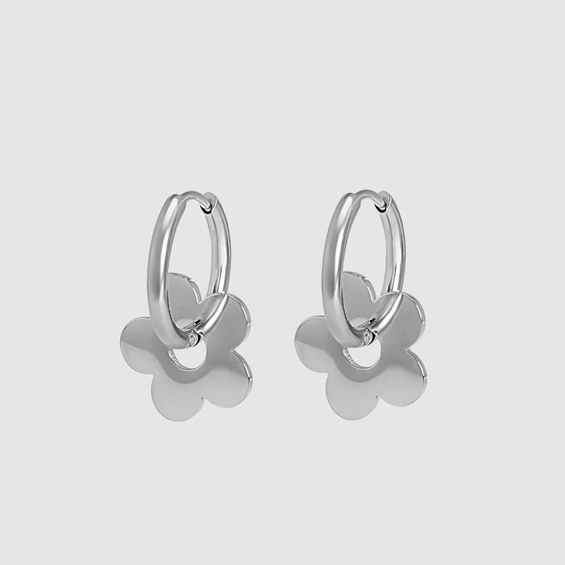 Daisy_20Earrings_20-_20Silver_ab2cf415-879e-4d95-aa87-e3779ffdc1b6.png