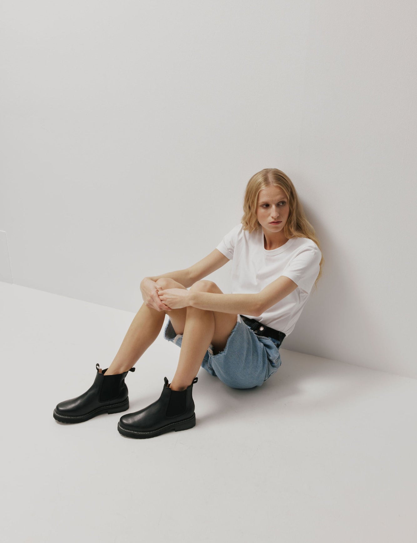 Halcyon-Black-1536.jpg
