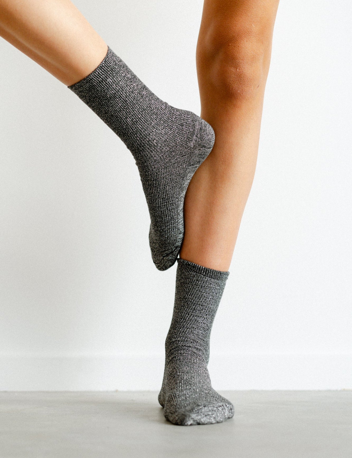 Long_silver_glitter_socks_025.jpg