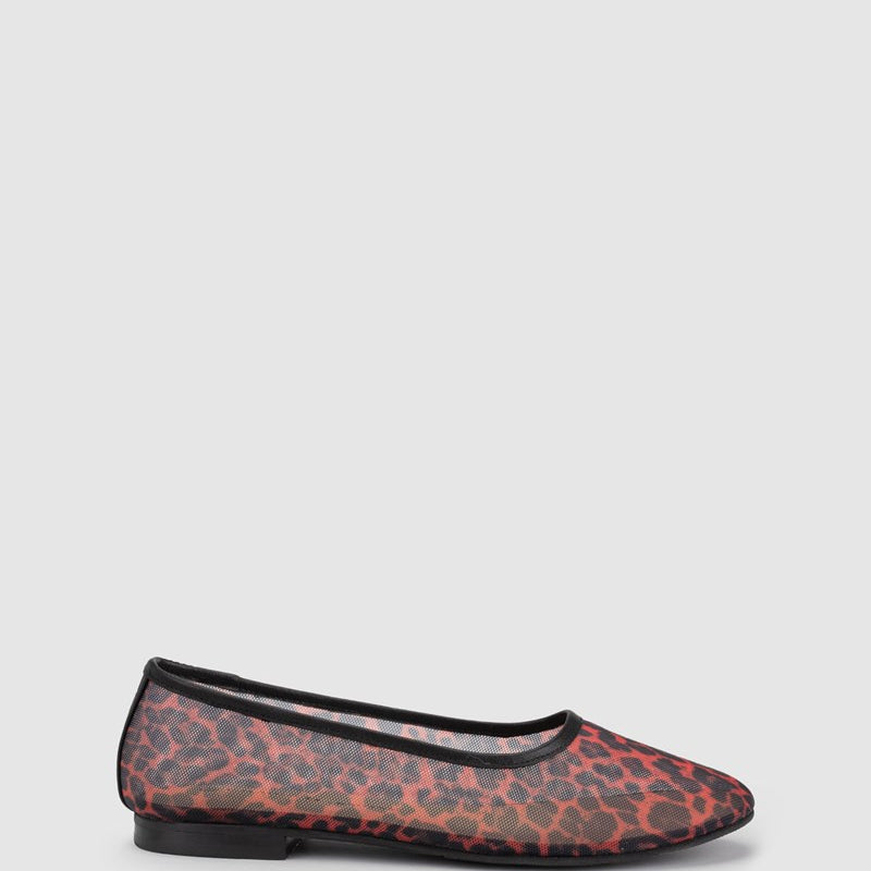Lyra_20Flat_20Red_20Leopard_20Side_web.jpg