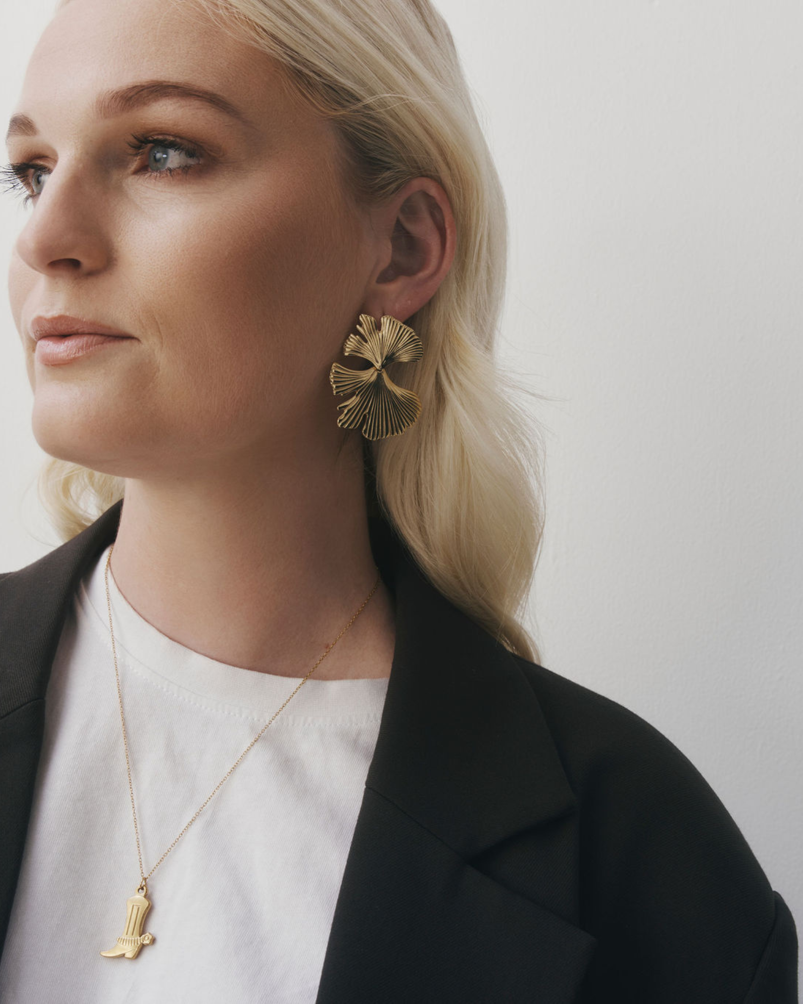 Muse Earrings - Gold