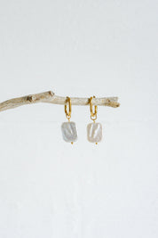 Nina Earrings - Pearl