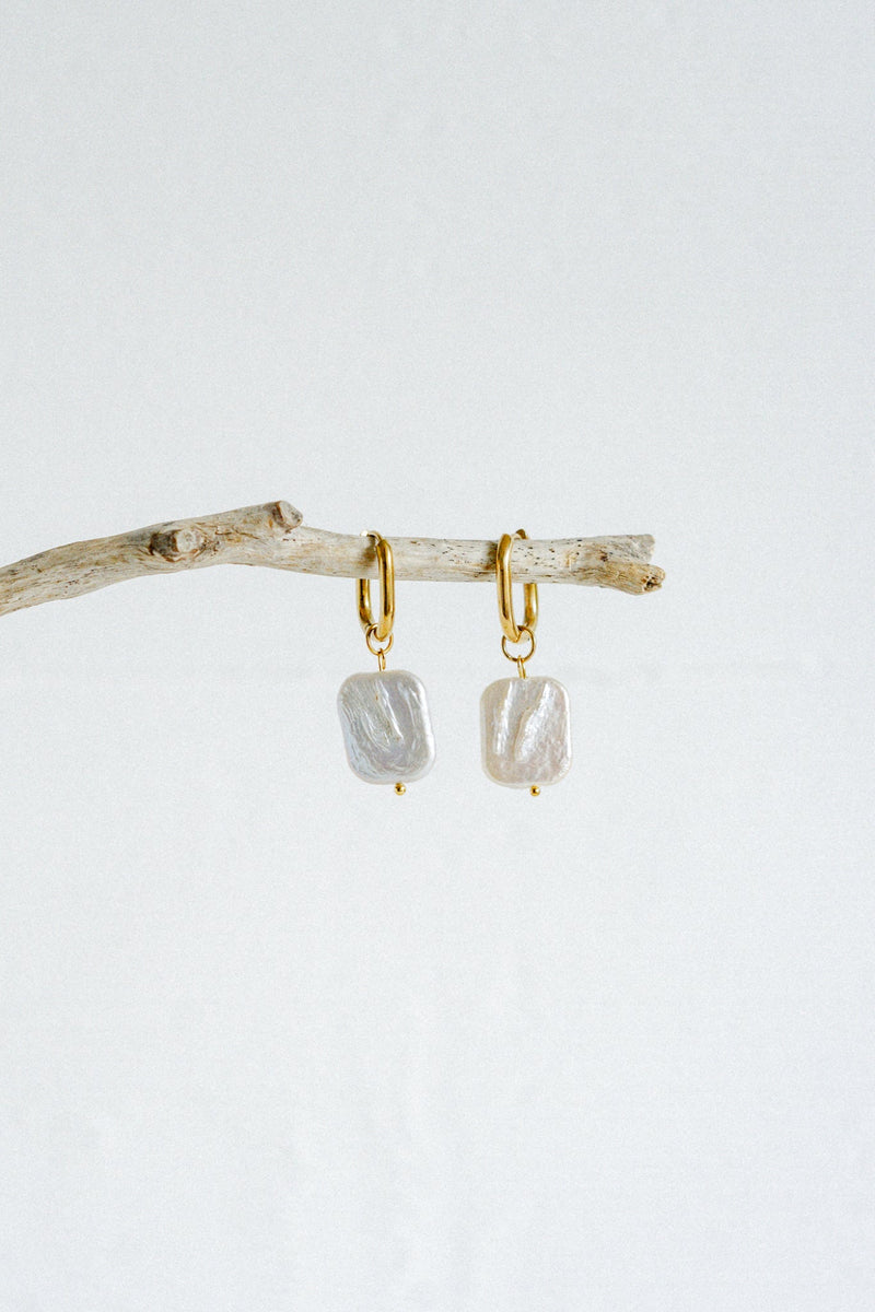 Nina Earrings - Pearl
