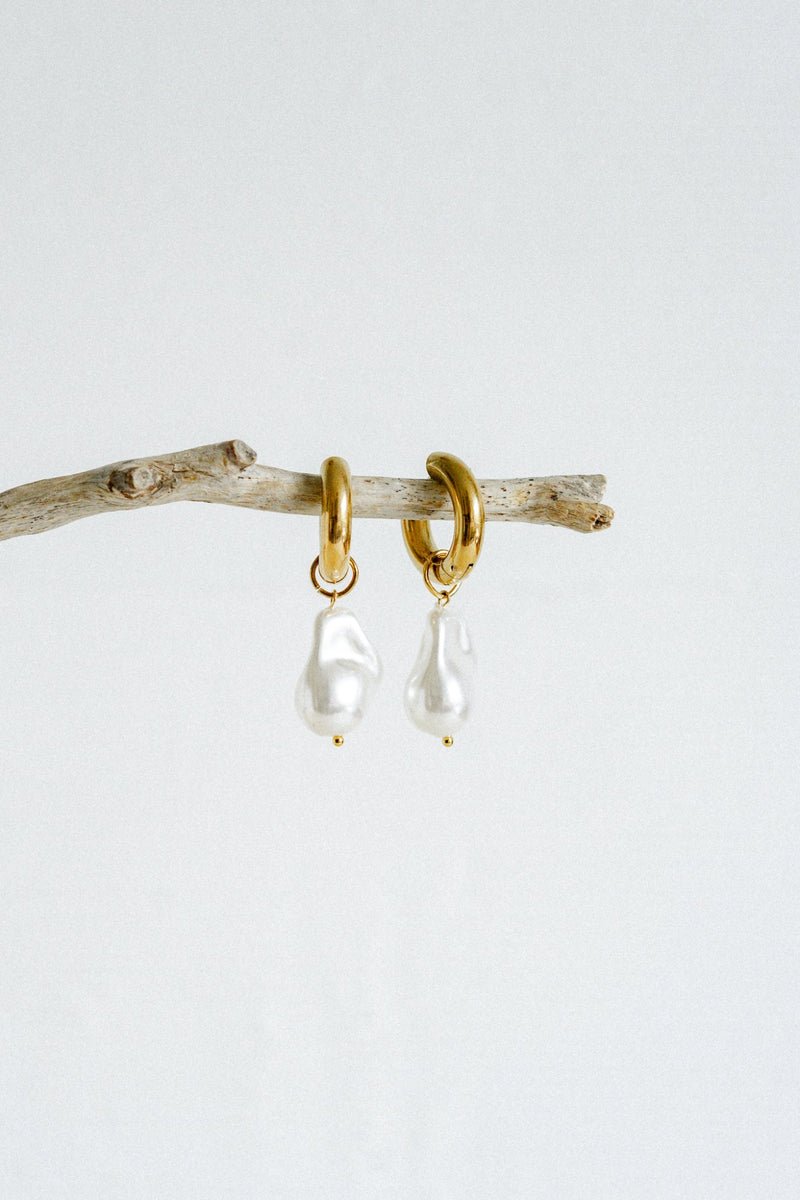 Pearl Earrings - Gold