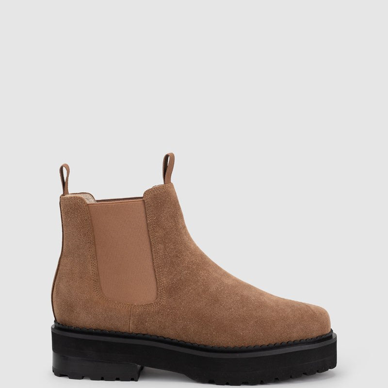 Queens_20Boot_20Hazel_20Suede_20Side_web.jpg