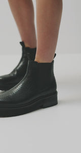 Queens Boot - Black Croc