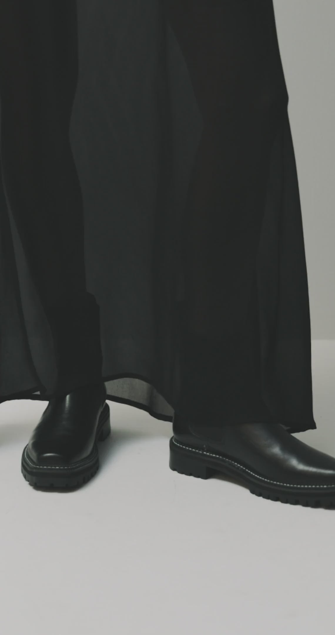 Ollie Boot - Black & White